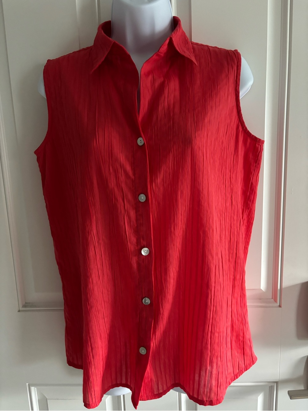 Chico's Sleeveless Button-Down Top in Red